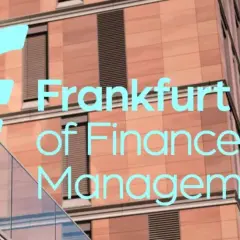 Frankfurt School of Finance & Management: Hier erfährst du, wie du ein Diplom erlangst.