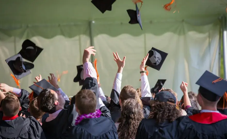 Bachelor im Ingenieurwesen - Berufseinstieg, Master oder Promotion?