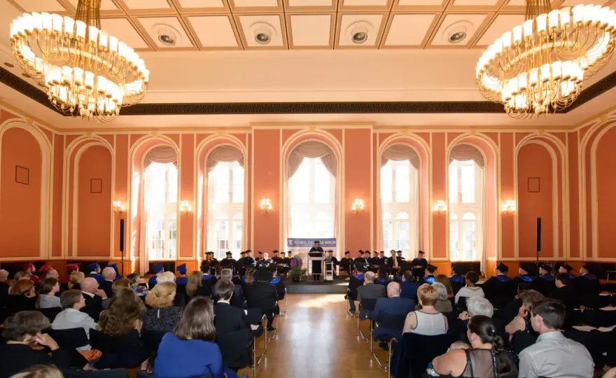 Touro University Berlin - Studium, Kosten und Pharmazie