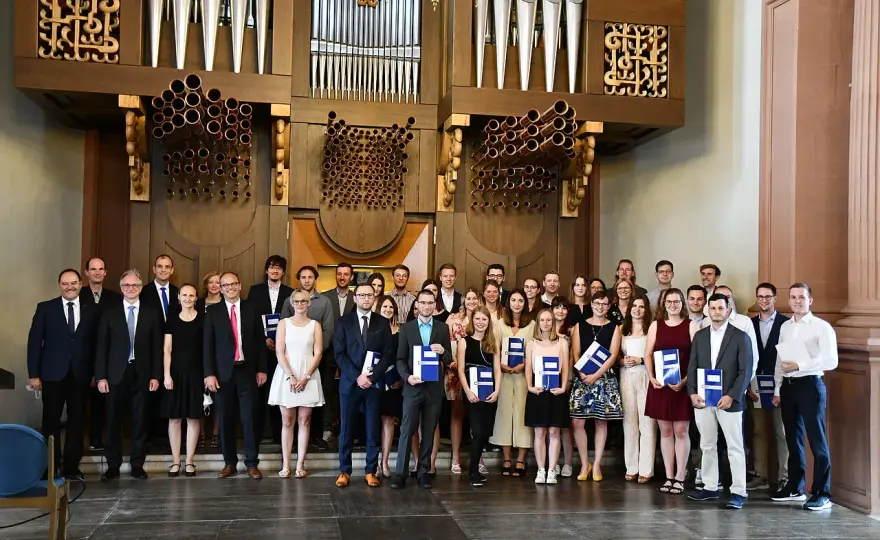 Diplomstudium heute - Fächer, Abschluss und Pharmazie