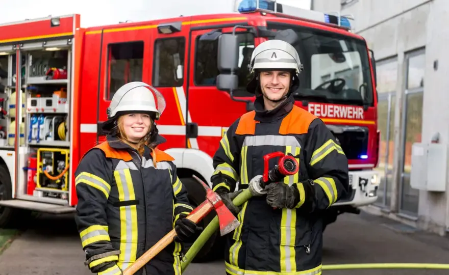 Wie kommt man zur Berufsfeuerwehr? Wege und Voraussetzungen