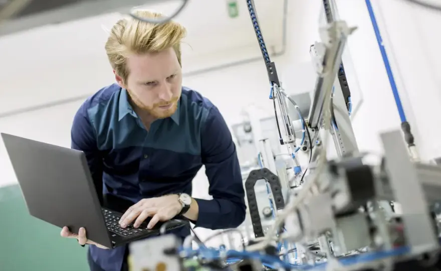 IT-Ingenieur werden - Studium, Gehalt und Einstieg